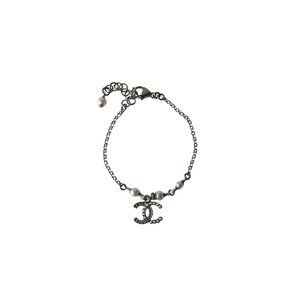 Chanel CC Pearl Crystal Strass Pendant Bracelet Silver